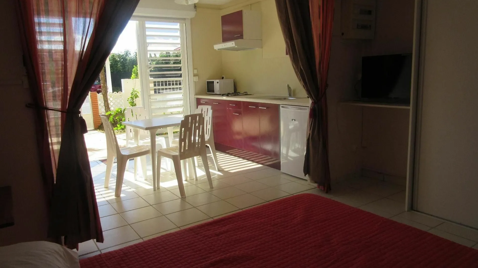 Studio In Le Gosier, With Enclosed Garden And Wifi - 280 M From The Be Apartamento Le Gosier (Grande-Terre)